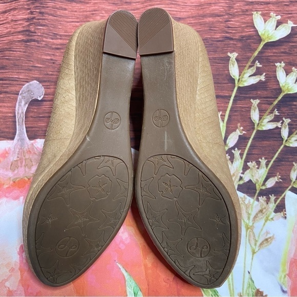 LINDSAY Phillips Courtney Tan Python Peep Toe Wedge Heels 8m - Picture 2 of 14